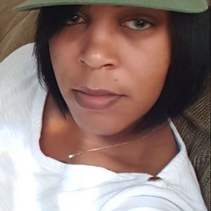 Meet your Posher, Adrienne